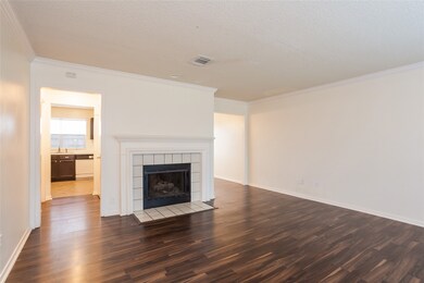 4015 Elmwood Dr, Pearland, TX 77584 - photo 2