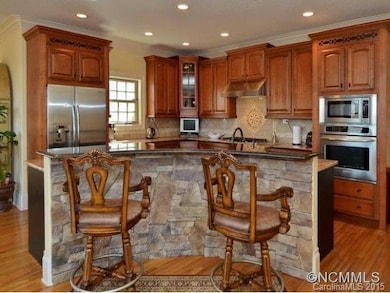 Granite & Stone Kitchen Island