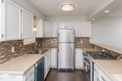 Kitchen_7476-FULL