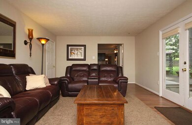 6885 Macbeth Way, Sykesville, MD 21784 - photo 5