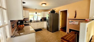 19 Graystone Cir, Worcester, MA 01606 - photo 6