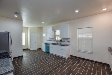 755 Enterprise St, Houston, TX 77088 - photo 7