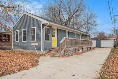 513 Hill St, Three Rivers, MI 49093 - photo 2