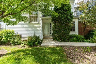 110 Pembroke Cir unit 47E2, Lake Bluff, IL 60044 - photo 3