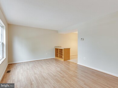 616 Tritapoe Dr, Knoxville, MD 21758 - photo 2