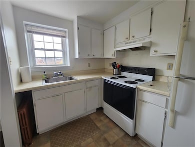 79 W Market St unit Apartment A, Bethlehem, PA 18018 - photo 7