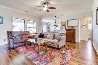 604 E Milam St, Ennis, TX 75119 - photo 3