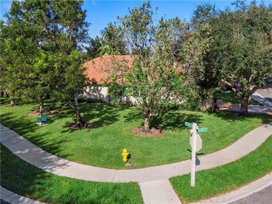 2823 Oakleigh Ln, Davie, FL 33328 - photo 3