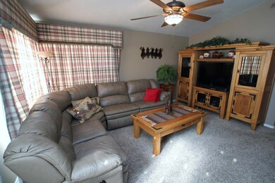 005_Family Room