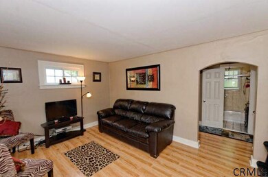 104 Pershing Dr, Schenectady, NY 12302 - photo 4