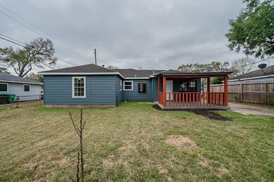13225 Berwick St, Houston, TX 77015 - photo 5