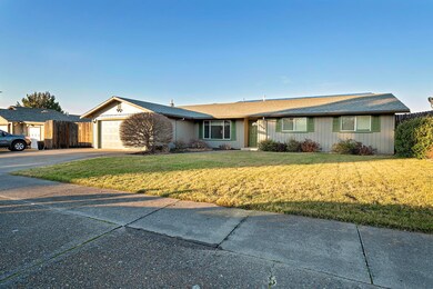 2359 Amaryllis St, Medford, OR 97504 - photo 2