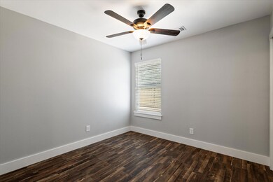 412 Cherry St, Whitesboro, TX 76273 - photo 6