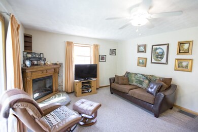 Family room 2