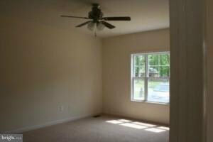 9 Wakefield Dr, Colonial Beach, VA 22443 - photo 4