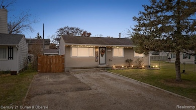 3021 Woodlawn St, Commerce Township, MI 48390 - photo 2