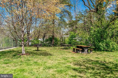 112 Roberts Ln unit 401, Alexandria, VA 22314 - photo 6