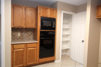 3910 Fernwood Dr, Pearland, TX 77584 - photo 5