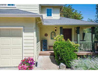 1627 Lilly Ct, Newberg, OR 97132 - photo 3