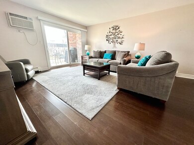 850 S Lorraine Rd unit 2E, Wheaton, IL 60189 - photo 2