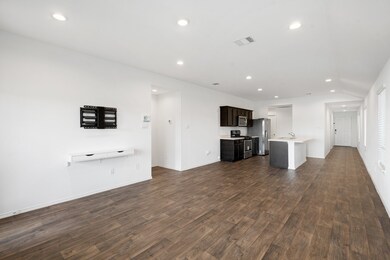 16688 Lonely Pines Dr, Conroe, TX 77302 - photo 2