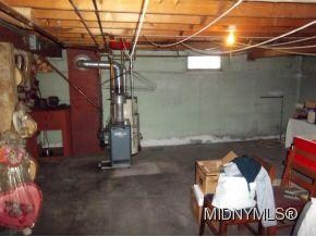 full,dry basement
