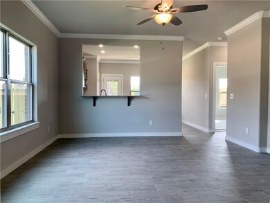 402 Red Robin St, Centerton, AR 72719 - photo 5