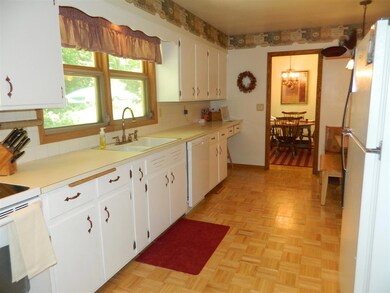 6116 Whalen Rd, Fitchburg, WI 53593 - photo 7