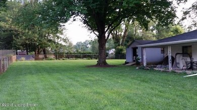 9104 Waltlee Rd, Louisville, KY 40291 - photo 3