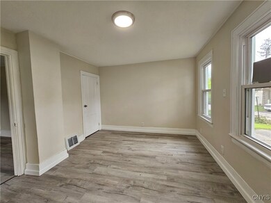 11 Bryant St, Utica, NY 13502 - photo 5