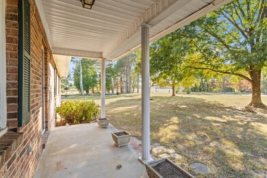 611 Thacker Rd, Manchester, TN 37355 - photo 2