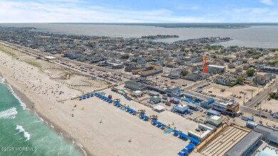 23 Farragut Ave unit Lower Unit, Seaside Park, NJ 08752 - photo 4