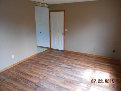 425 N Mulberry St, Spencerville, OH 45887 - photo 3