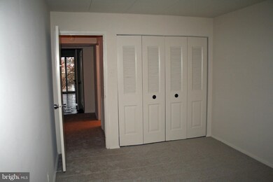 2618 Redcoat Dr unit 2C, Alexandria, VA 22303 - photo 5