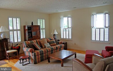 921 Wells Ave, Annapolis, MD 21403 - photo 5