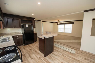 2535 SW Yarrow Creek Dr, Redmond, OR 97756 - photo 3