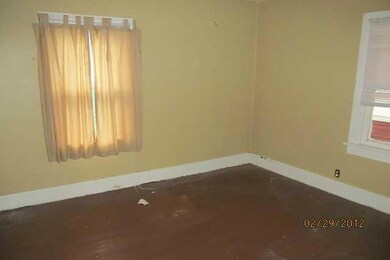 504 E 26th St, Des Moines, IA 50317 - photo 4