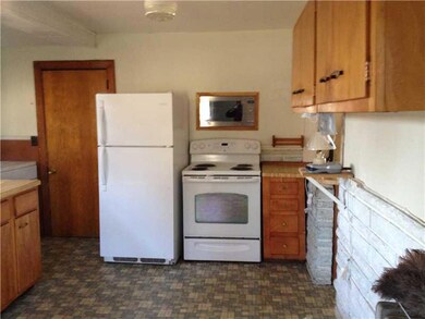 Kitchen. Built in microwave does not...