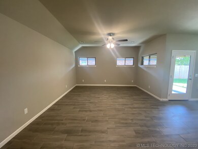 745 E 139th Place, Glenpool, OK 74033 - photo 5