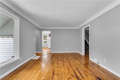 19512 Maple Heights Blvd, Maple Heights, OH 44137 - photo 5