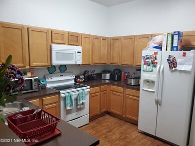 5201 Playpen Dr unit 2, Jacksonville, FL 32210 - photo 2