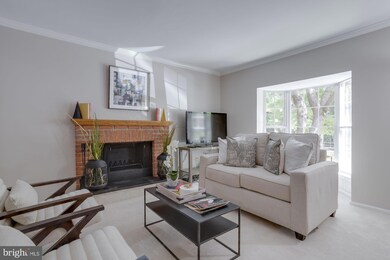 10116 Walnut Wood Ct, Burke, VA 22015 - photo 3