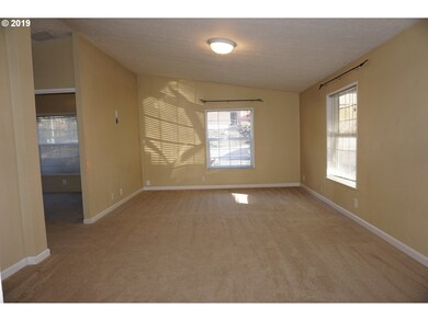 827 SW Livingston Place, Troutdale, OR 97060 - photo 6