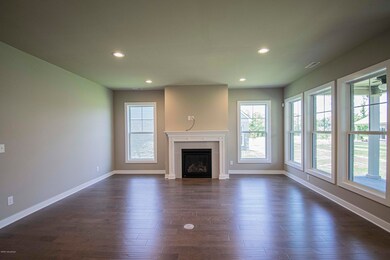 6418 Oak Village Dr, Louisville, KY 40228 - photo 4