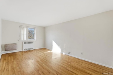 Lindenwood Village Section C unit 4, Howard Beach, NY 11414 - photo 3