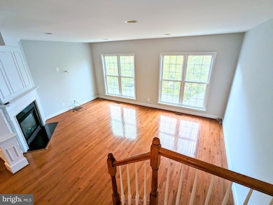 14733 Potomac Branch Dr unit 11, Woodbridge, VA 22191 - photo 6