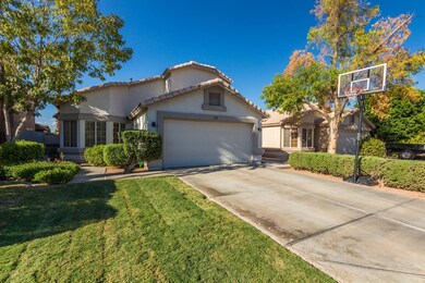 118 W Smoke Tree Rd