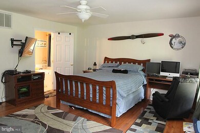 23710 Kingston Creek Rd, California, MD 20619 - photo 2