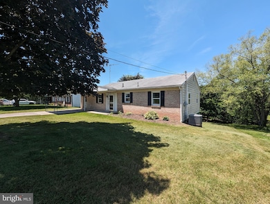 30 Locust Dr, Littlestown, PA 17340 - photo 3