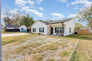 903 W Anderson St unit 1/2, Selma, NC 27576 - photo 2